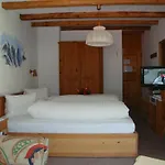 Acla Filli زيرنيز