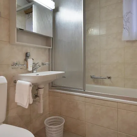 Acla Filli 酒店 策尔内茨